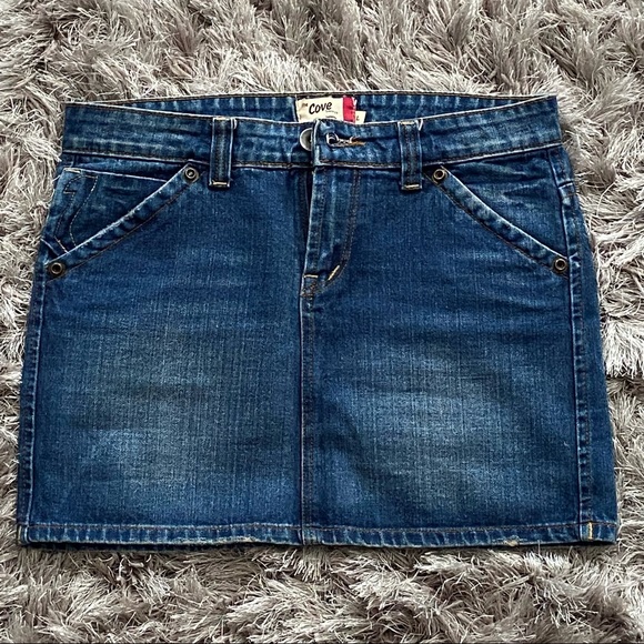 The Cove woman blue denim zipper front closure mini skirt. Size L. Pre-owned. - Picture 12 of 12